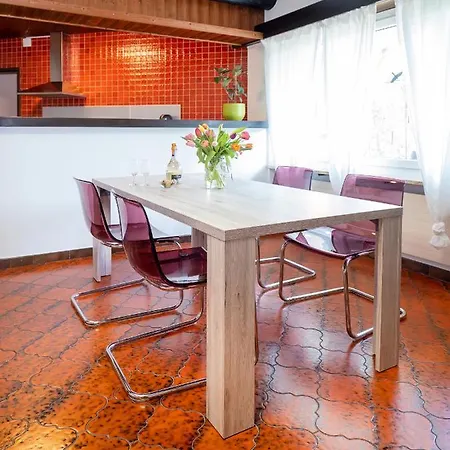 Apartment Kiwi Con Giardino