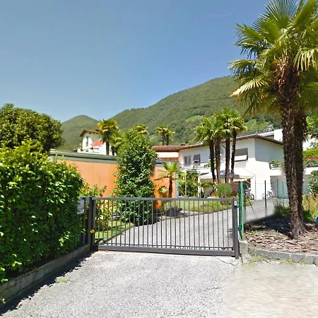 Kiwi Con Giardino Appartement *